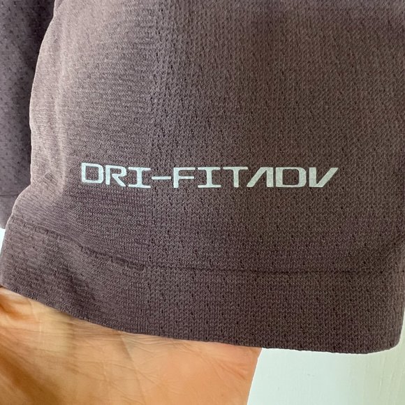 Nike Dri-Fit Lightweight Mauve Racerback Tank Top Size Medium - Picture 3 of 5